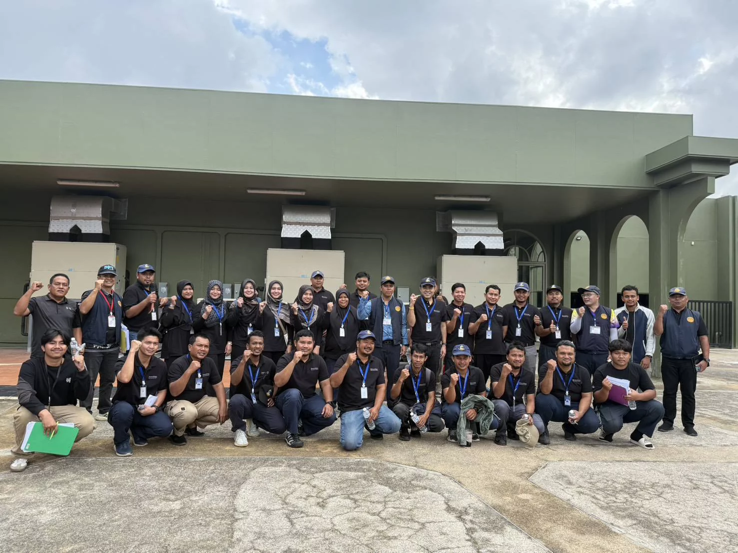 “ศึกษาข้อมูลก่อนช่วยเหลือ” แนวพระราชดำริสู่การปฏิบัติจริง มูลนิธิปิดทองหลังพระฯ ลงพื้นที่สำรวจผู้ประสบอุทกภัยหาดใหญ่อย่างเป็นระบบ