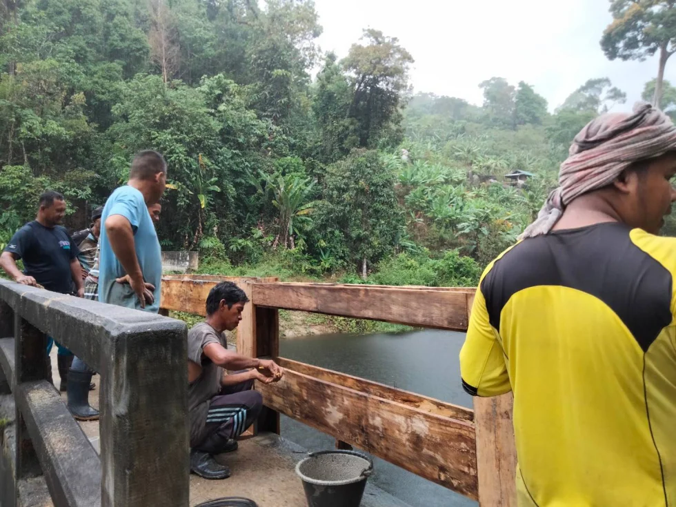 [ข่าว]ชาวบ้านปอเน๊าะ ระดมทุนขยายแนวท่อ ต่อยอดโครงการพัฒนาแหล่งน้ำปิดทอง